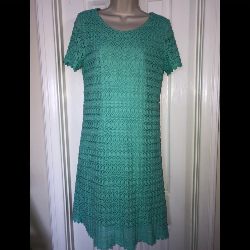 Short sleeved crochet style dress